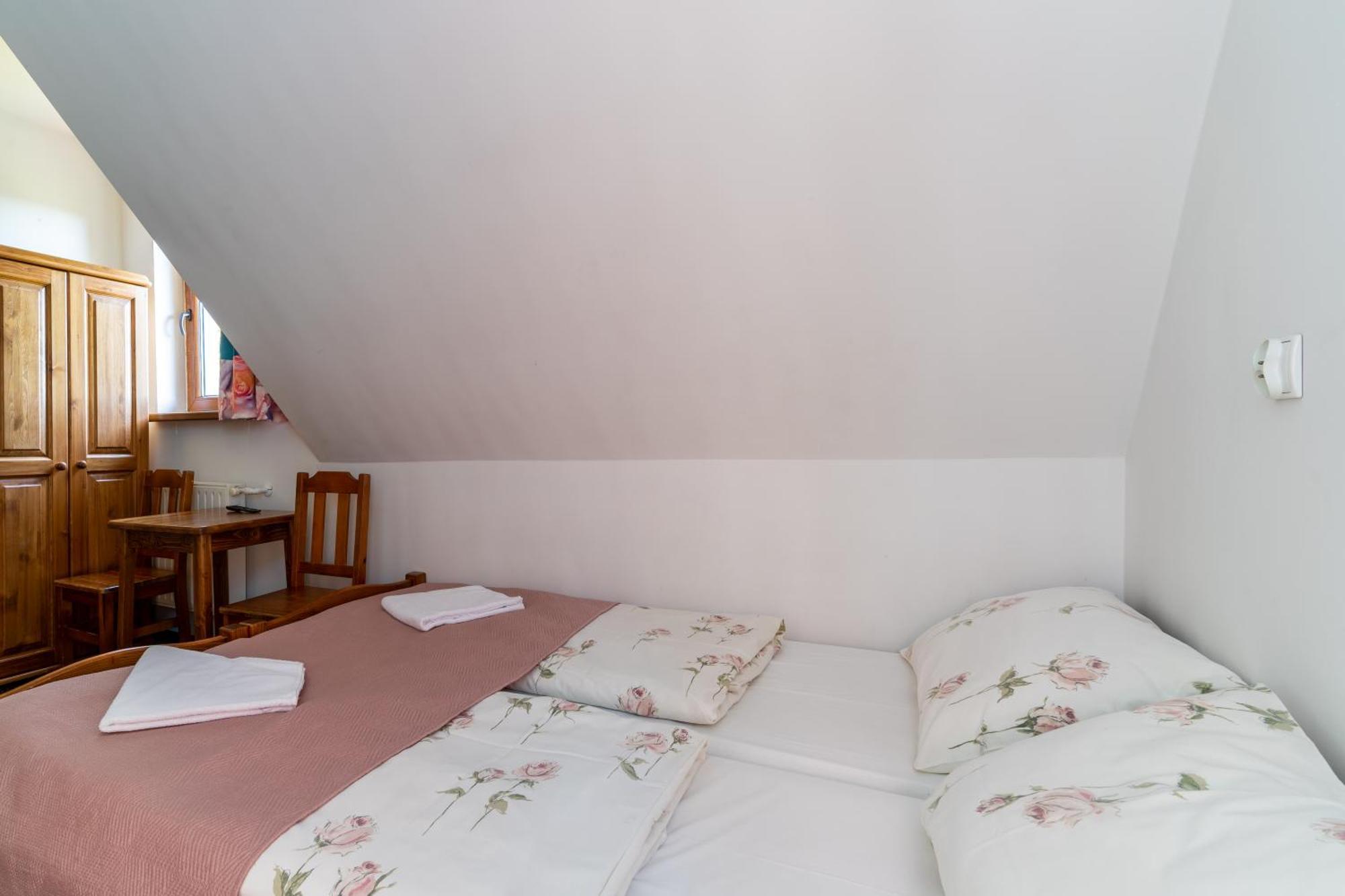 Отель Base Camp Pieniny Niedzica Экстерьер фото