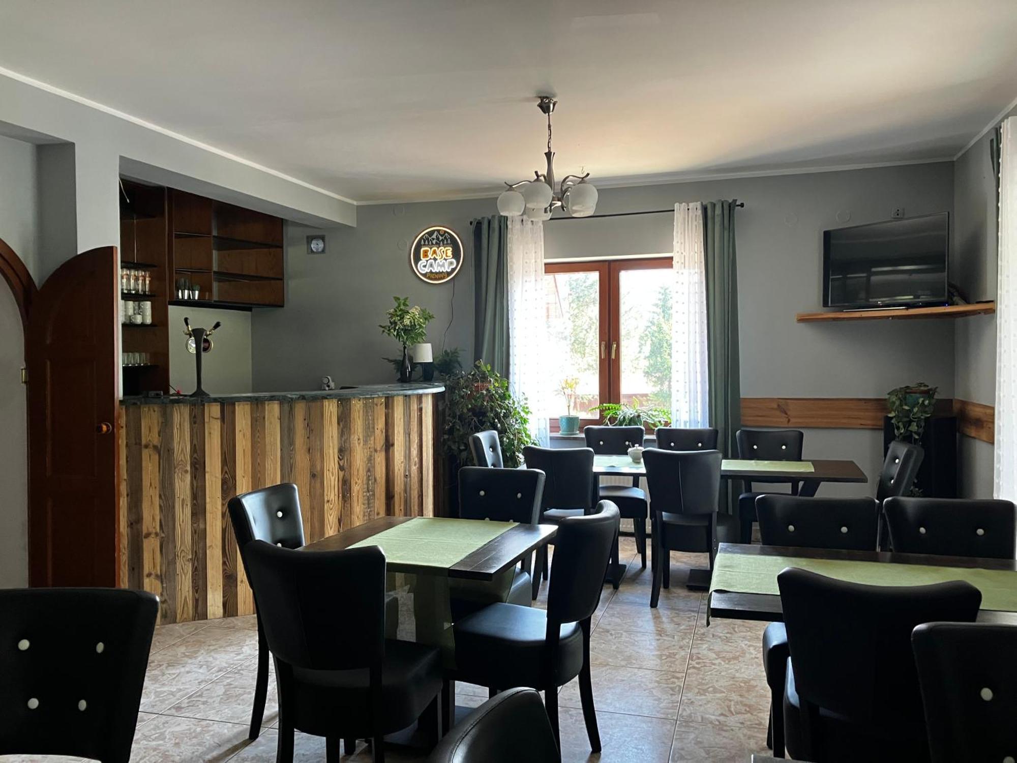 Отель Base Camp Pieniny Niedzica Экстерьер фото